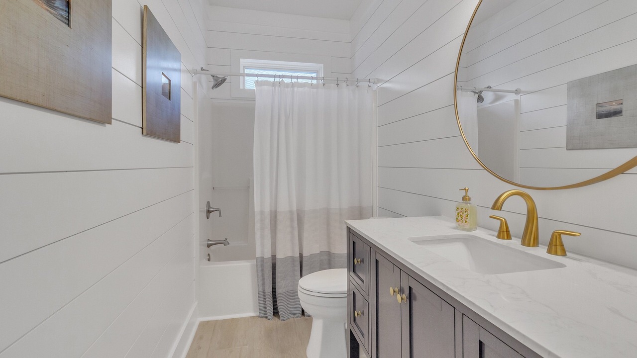 Photo of Bathroom in Saint Simons Island