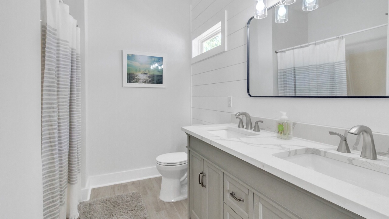 Photo of Bathroom in Saint Simons Island