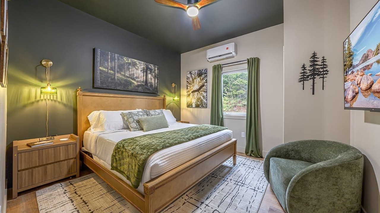 Photo of Bedroom in Lamoine