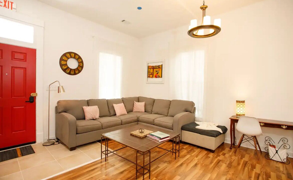 Photo of Livingroom in Macon