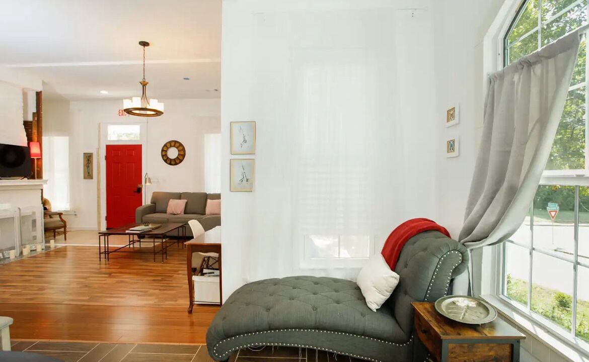 Photo of Livingroom in Macon