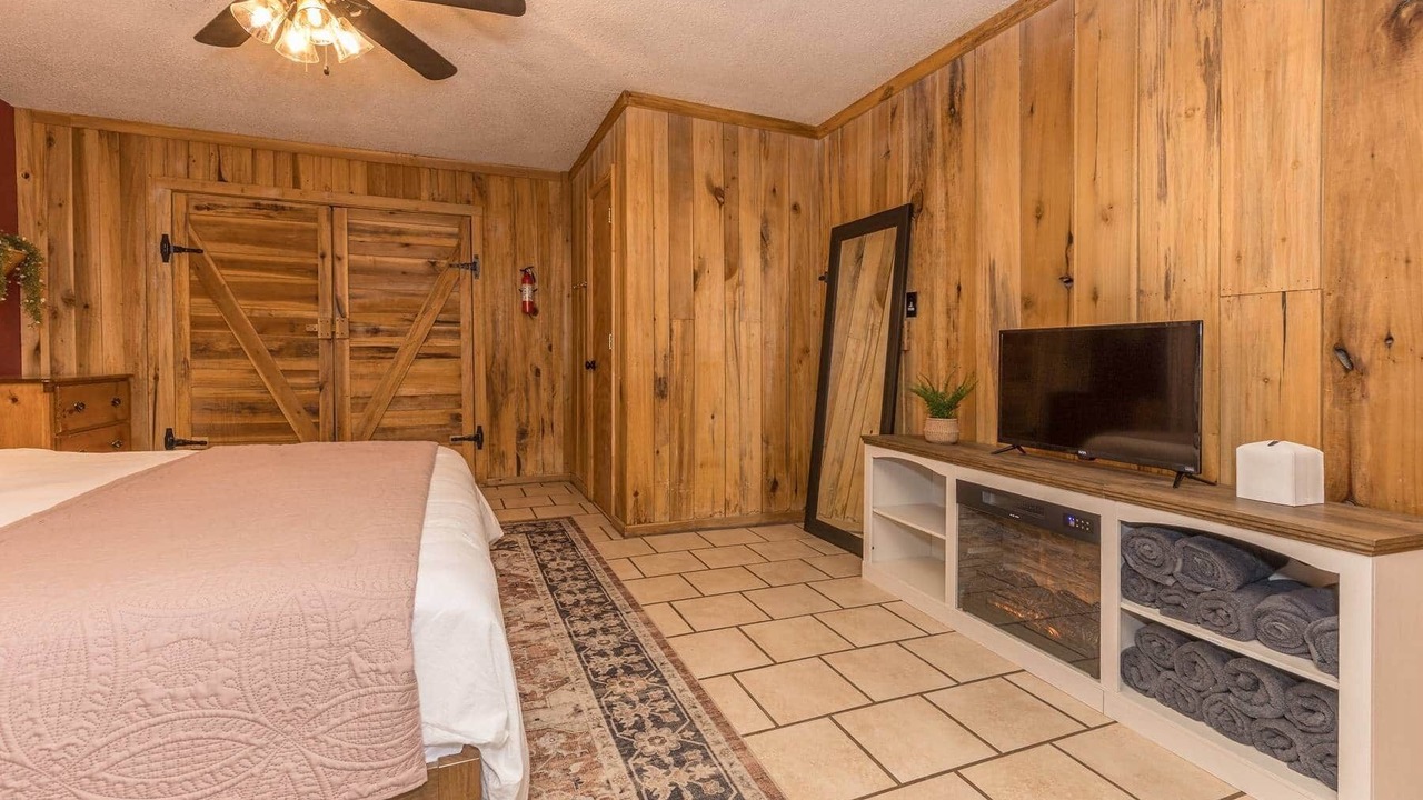 Photo of Livingroom in Cherokee