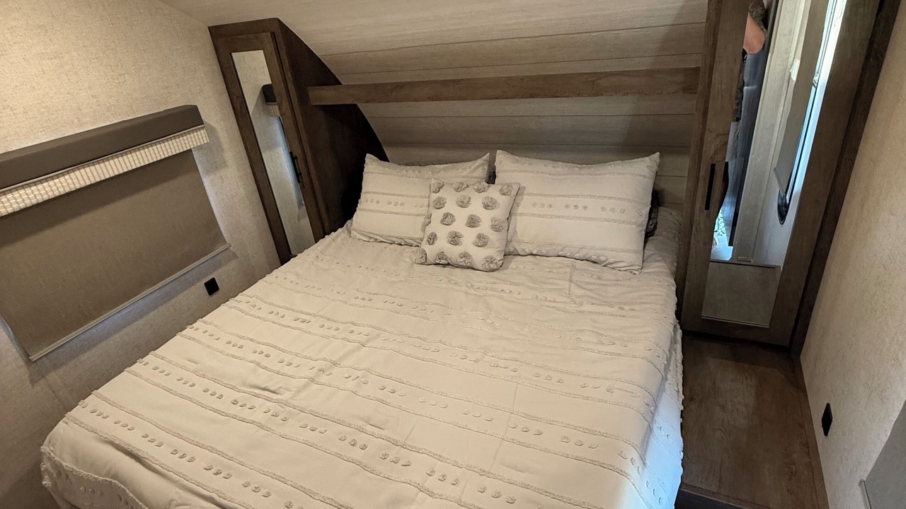 Photo of Bedroom in Theodore