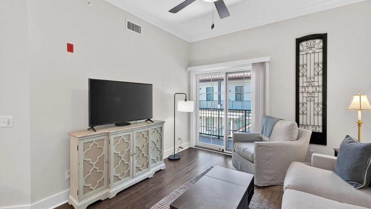 Photo of Livingroom in King City