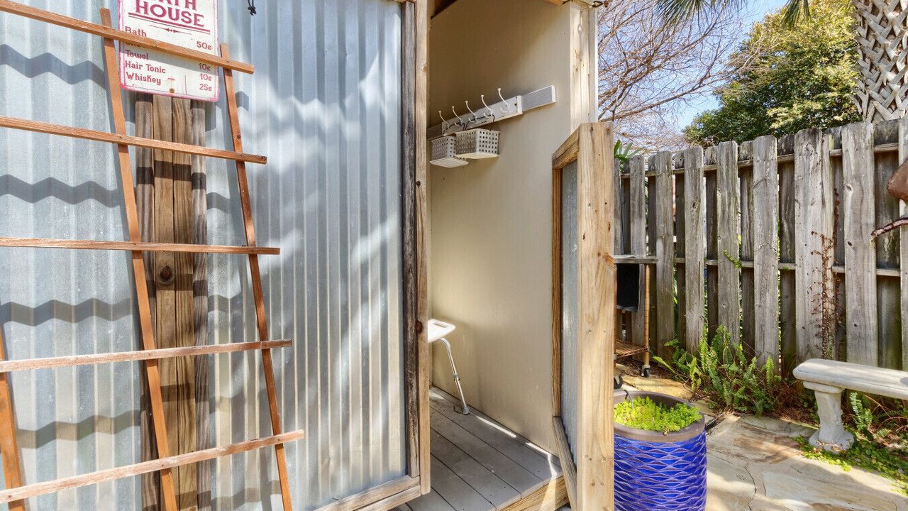 Photo of Outdoor in Sunnyside