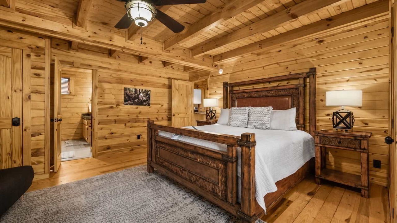Photo of Bedroom in White Oak Lodge