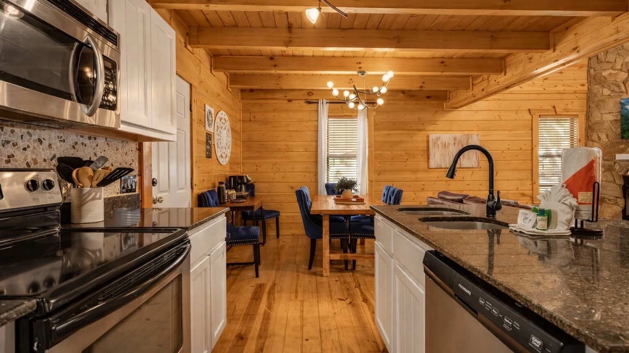 Photo of Kitchen in White Oak Lodge