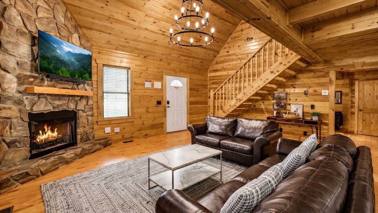 Photo of Livingroom in White Oak Lodge