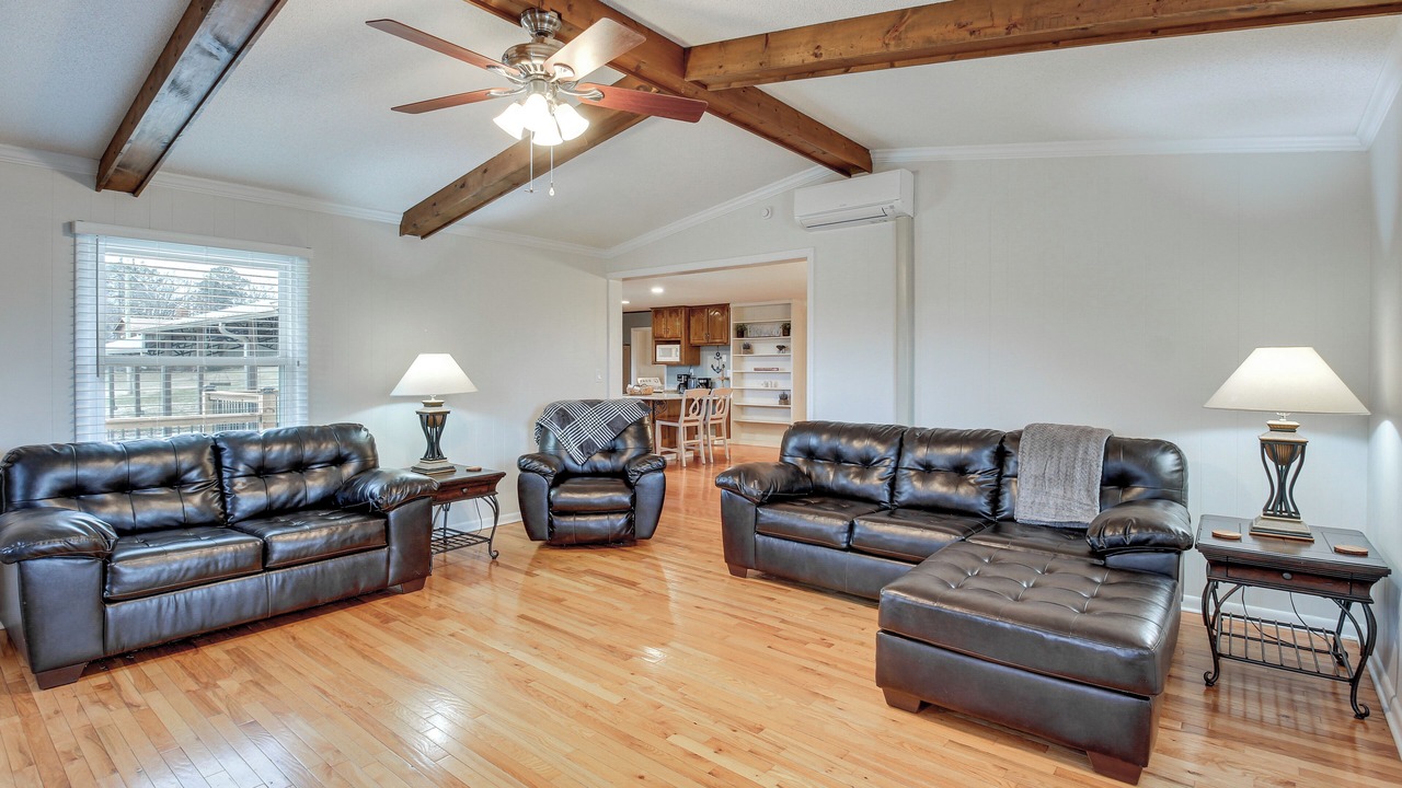 Photo of Livingroom in Groveoak