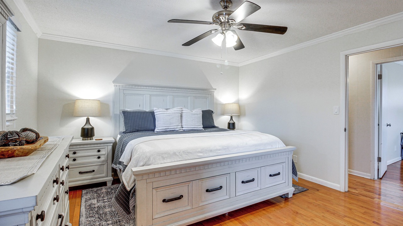 Photo of Bedroom in Groveoak