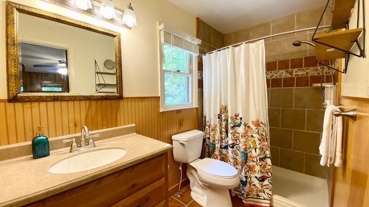 Photo of Bathroom in Maggie Valley