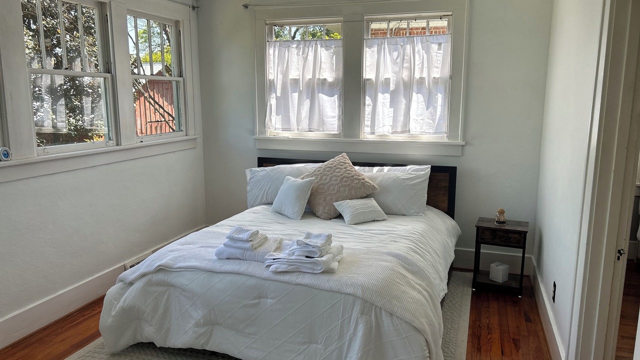 Photo of Bedroom in Midtown