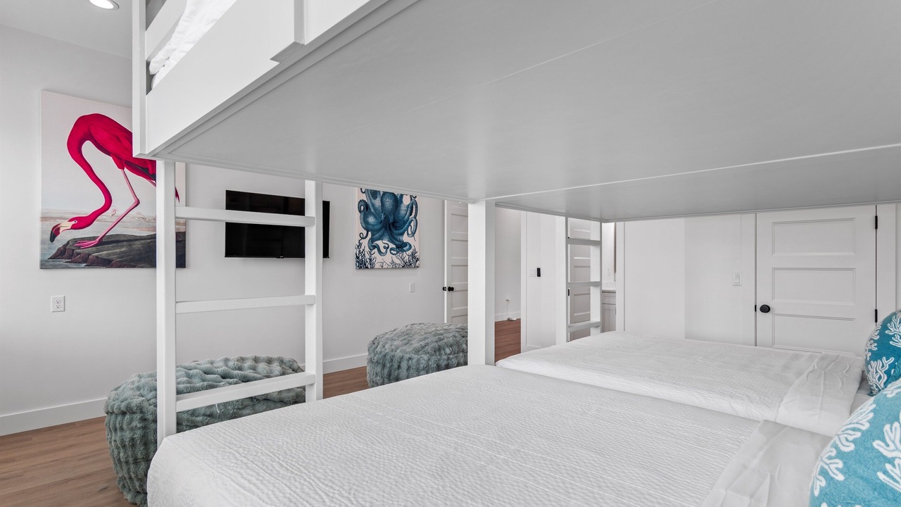 Photo of Bedroom in Crystal Shores