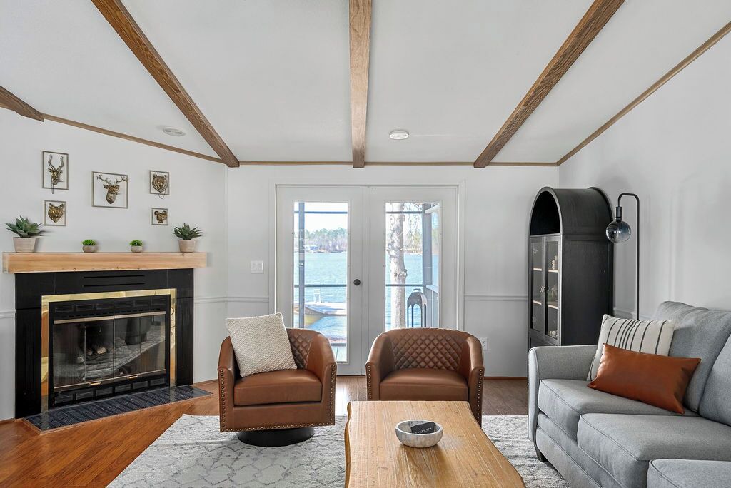 Photo of Livingroom in Leesville