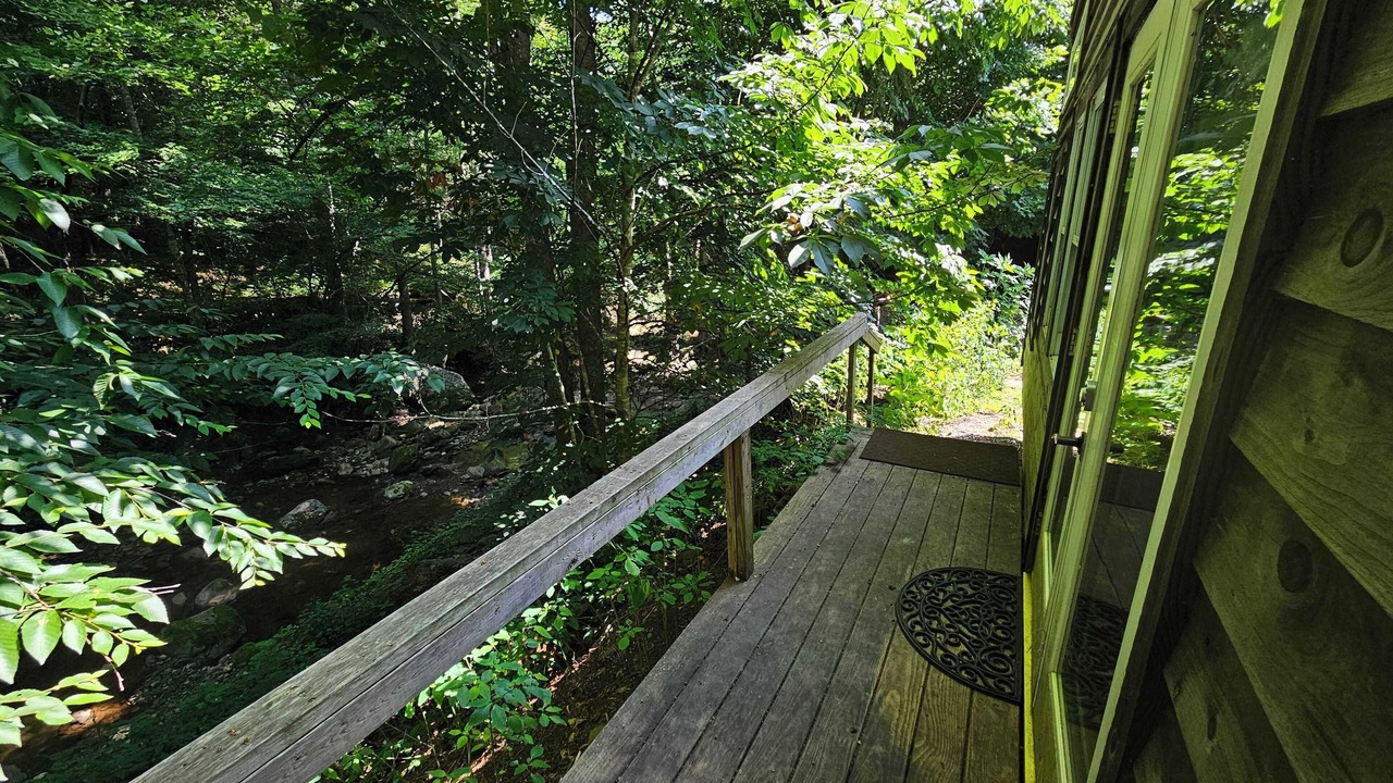 Photo of Patio Balcony in Barnardsville