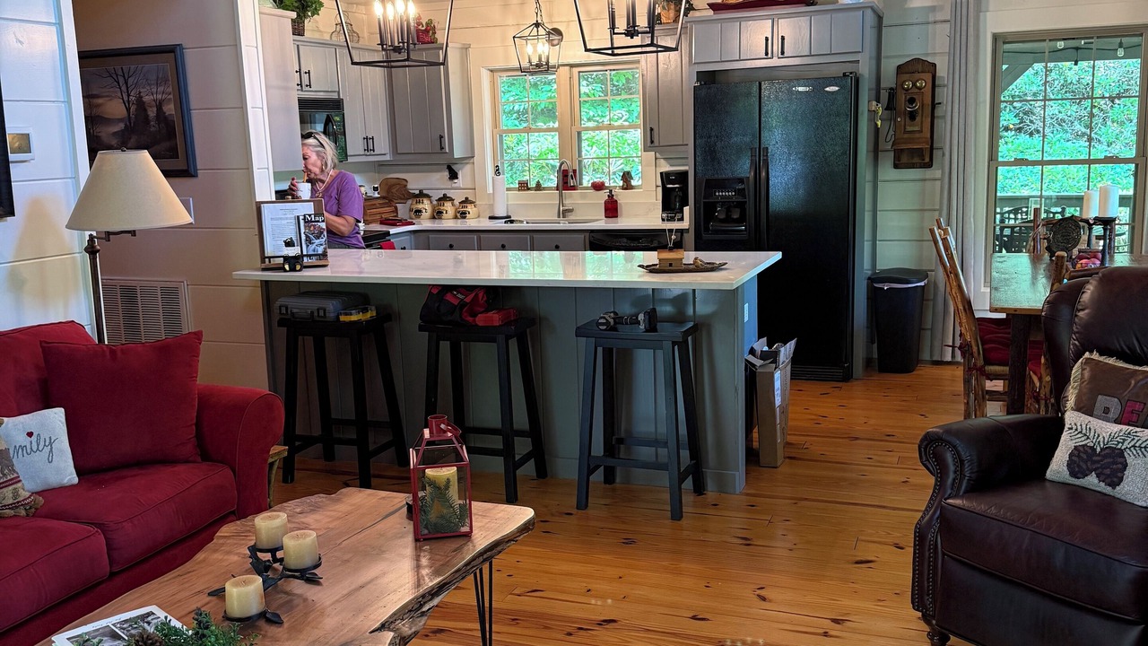 Photo of Livingroom in Lake Toxaway