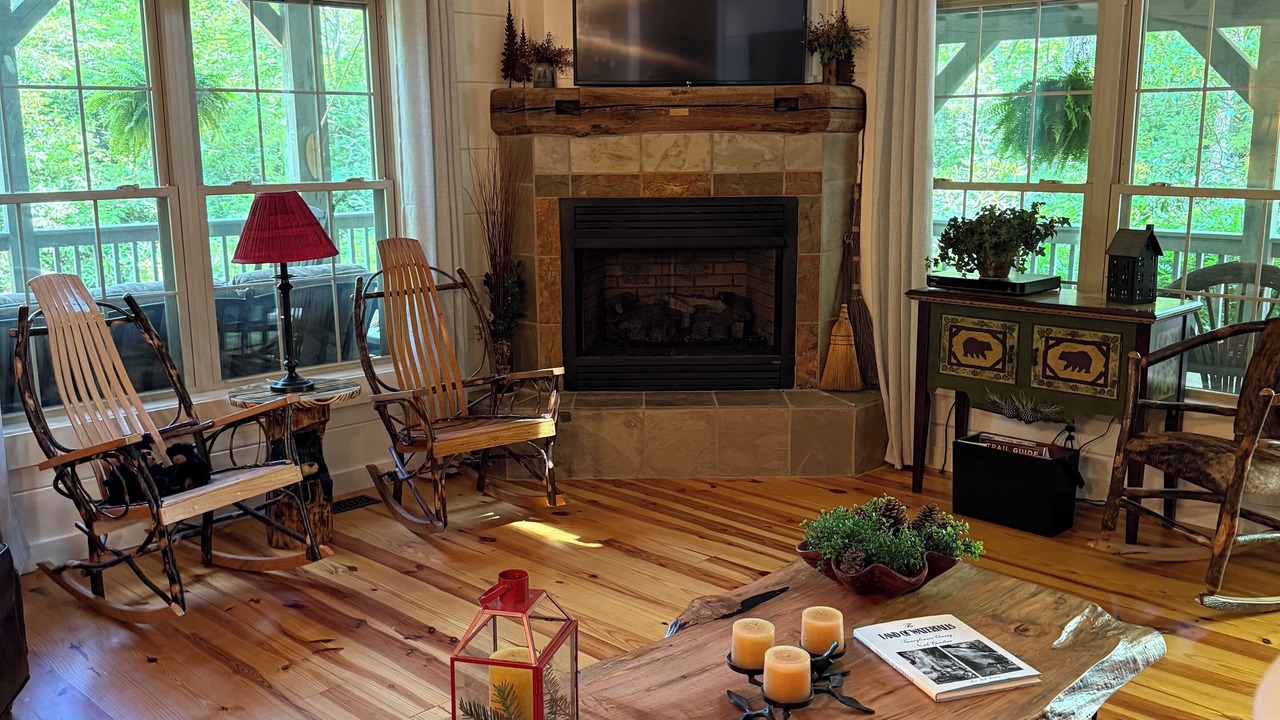 Photo of Livingroom in Lake Toxaway