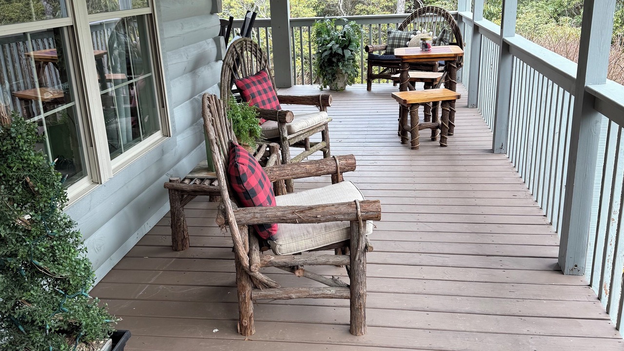 Photo of Patio Balcony in Lake Toxaway