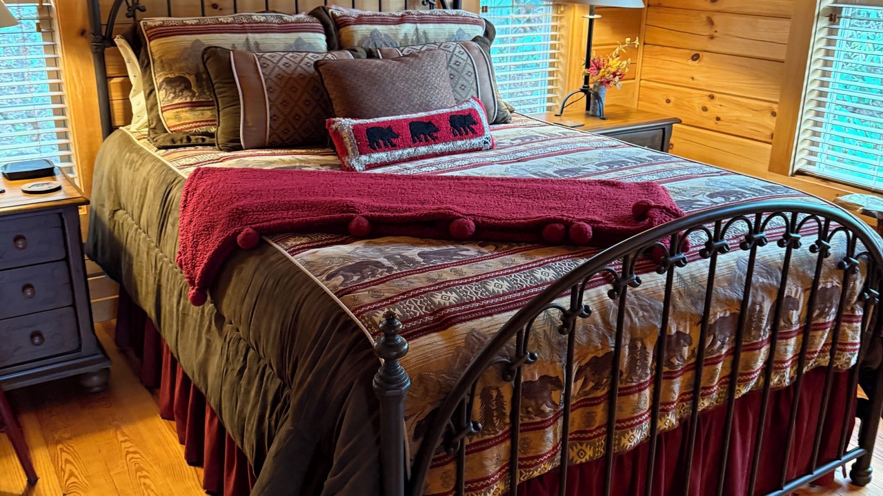 Photo of Bedroom in Lake Toxaway