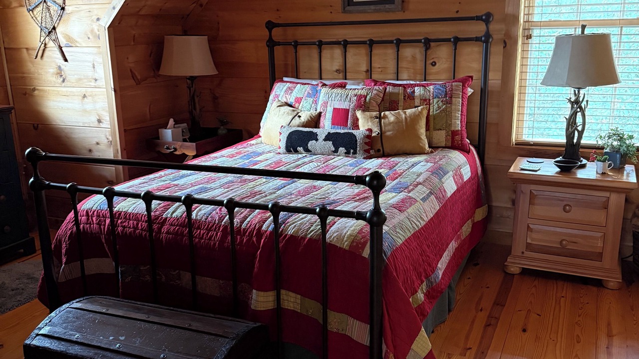 Photo of Bedroom in Lake Toxaway