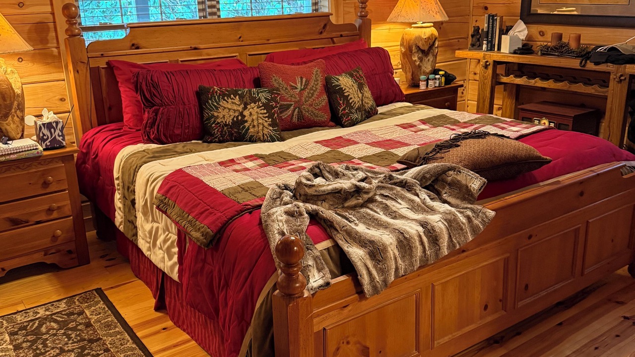 Photo of Bedroom in Lake Toxaway