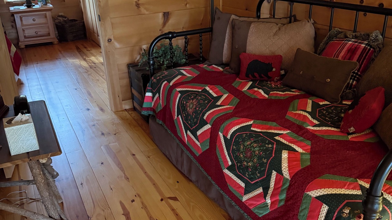 Photo of Bedroom in Lake Toxaway