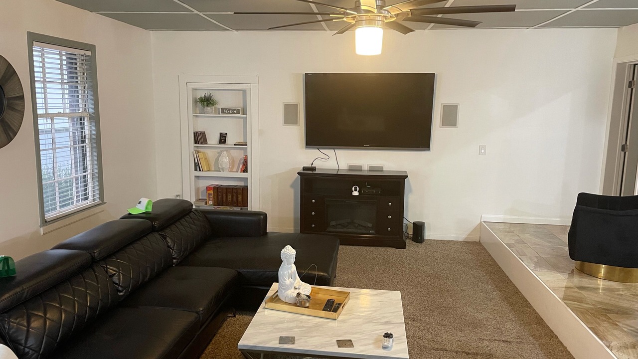 Photo of Livingroom in Riverdale