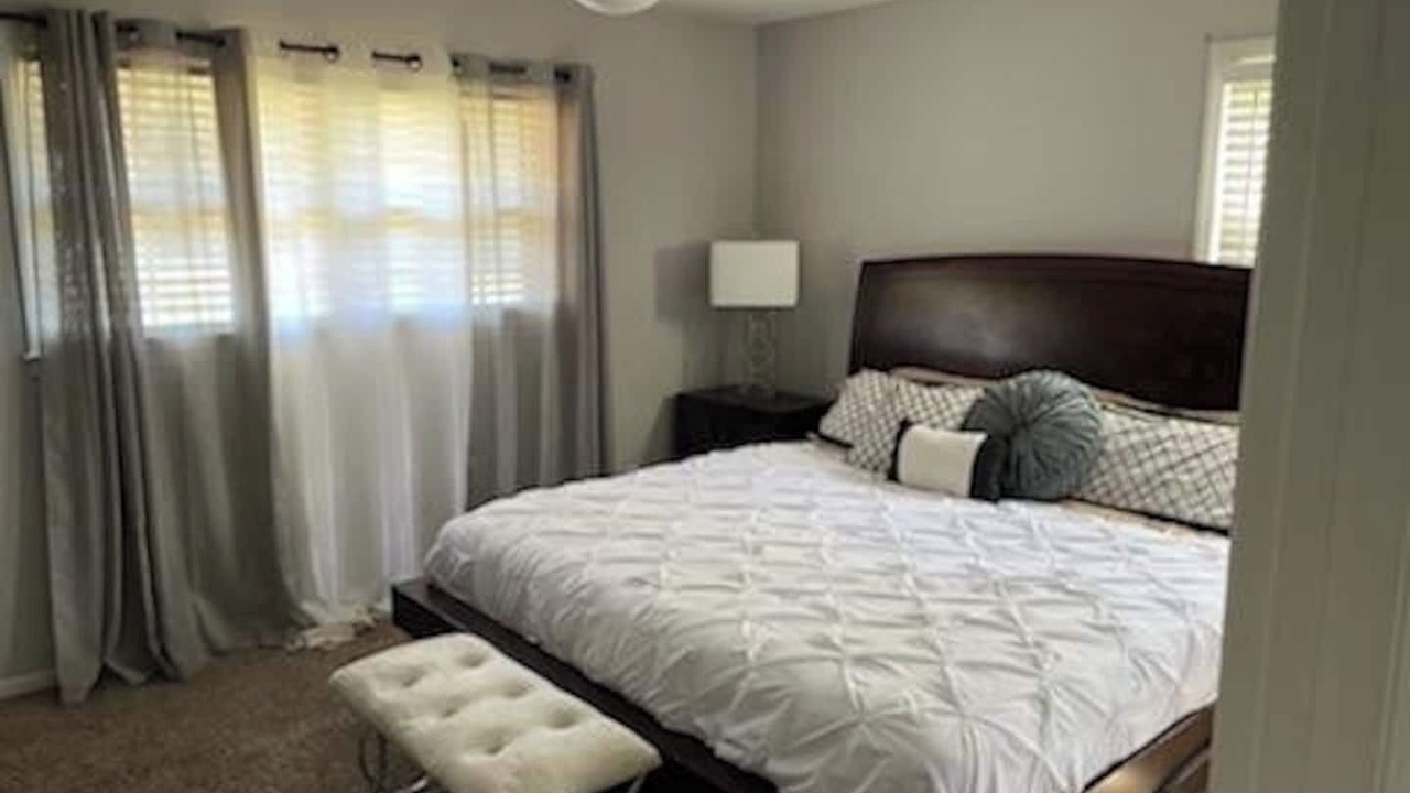 Photo of Bedroom in Riverdale