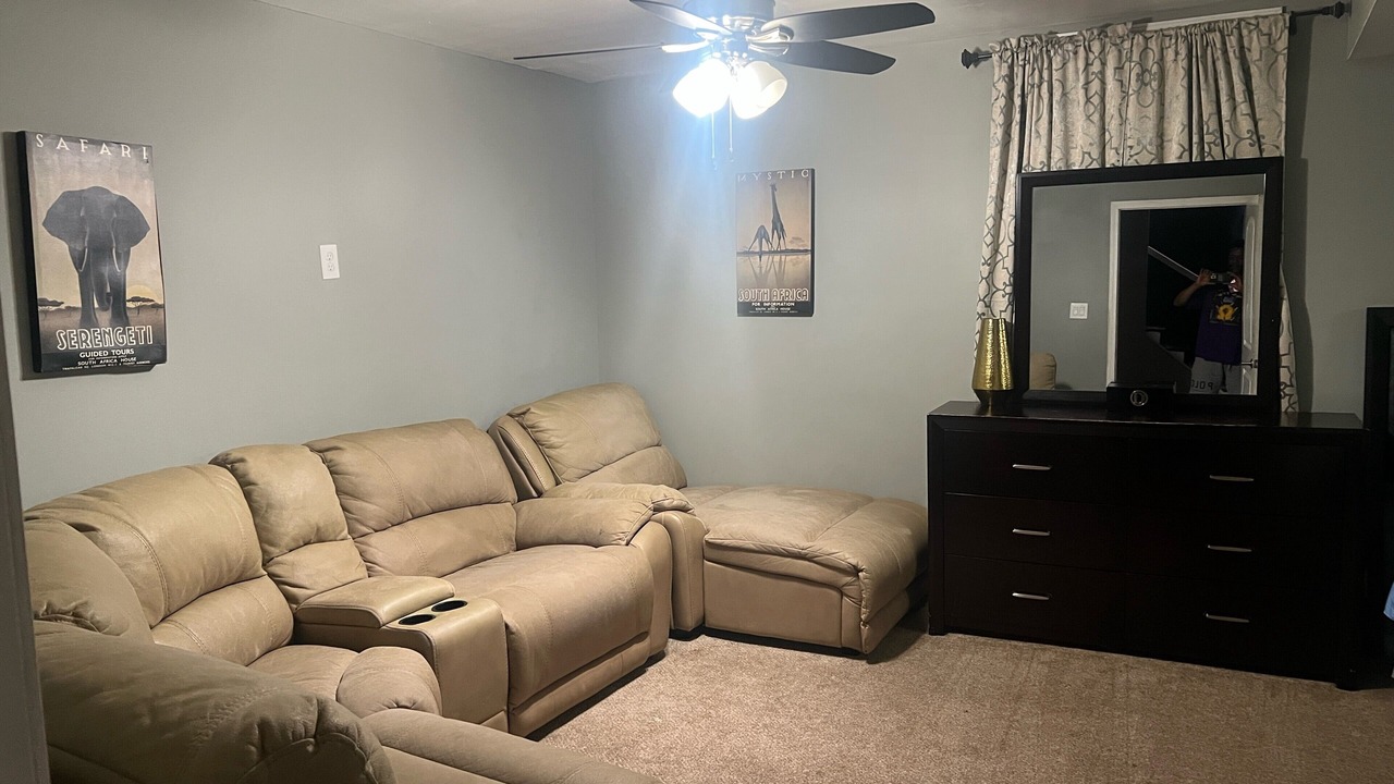 Photo of Livingroom in Riverdale