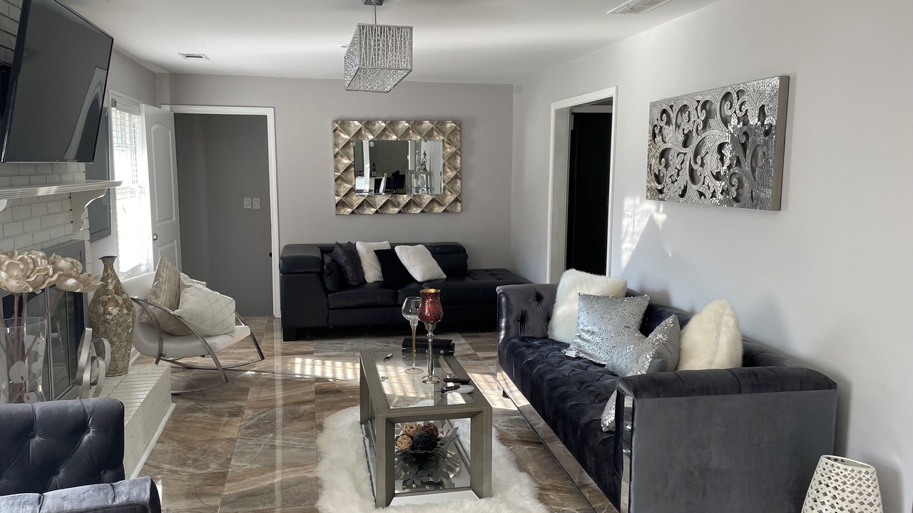Photo of Livingroom in Riverdale