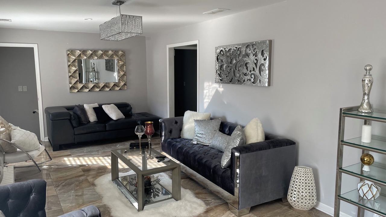 Photo of Livingroom in Riverdale