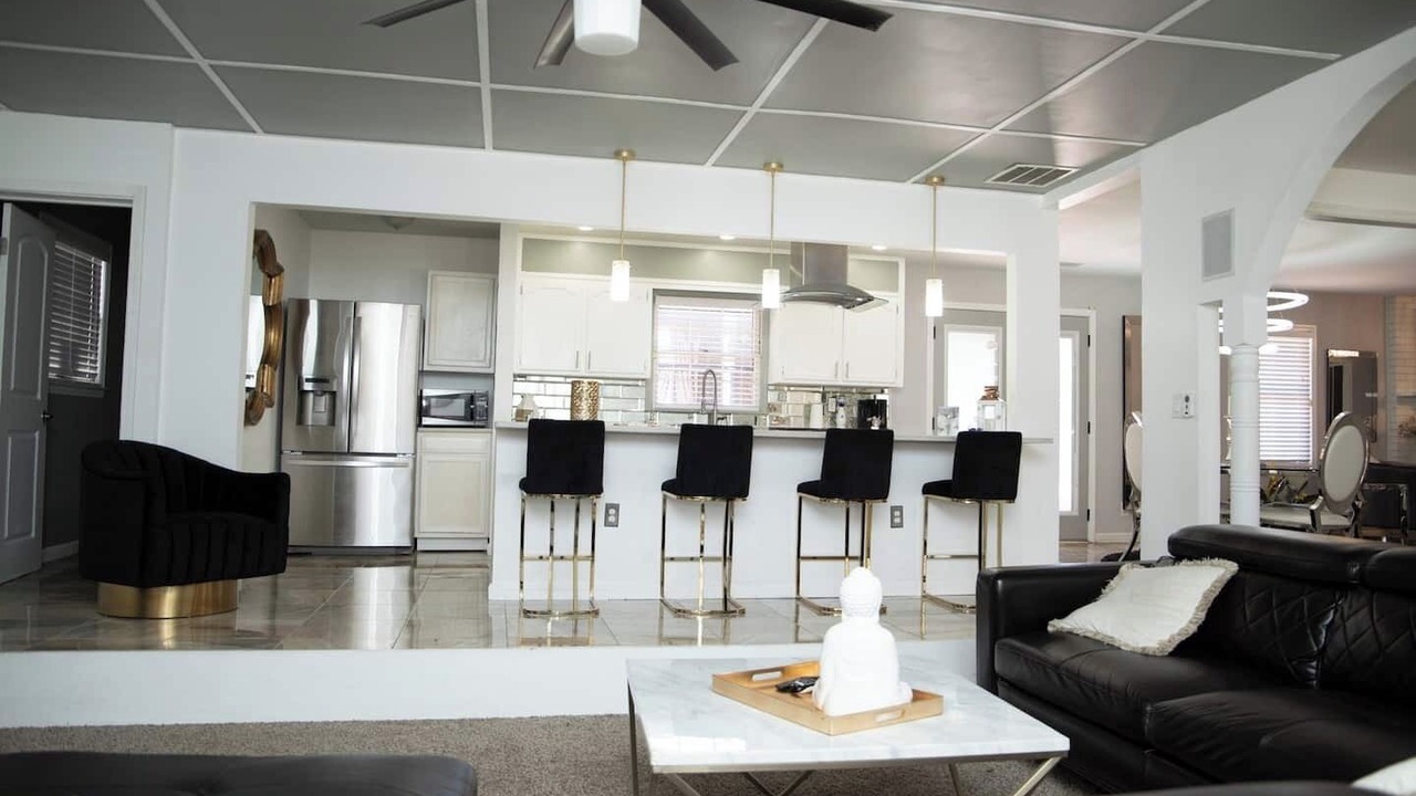 Photo of Livingroom in Riverdale