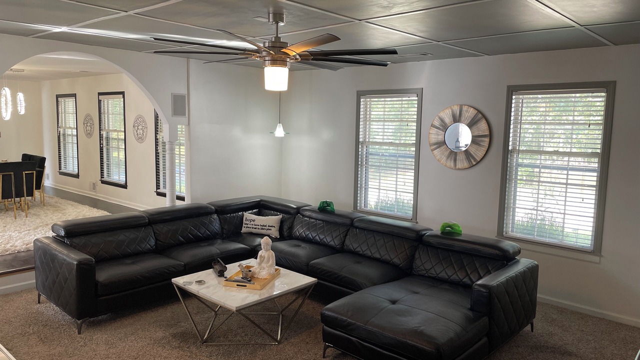 Photo of Livingroom in Riverdale