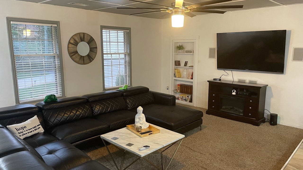 Photo of Livingroom in Riverdale