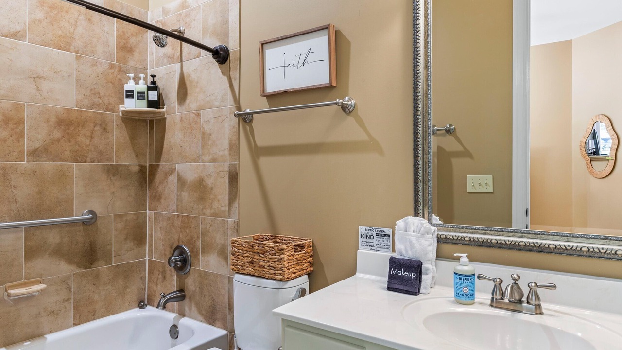 Photo of Bathroom in Little Kowaliga