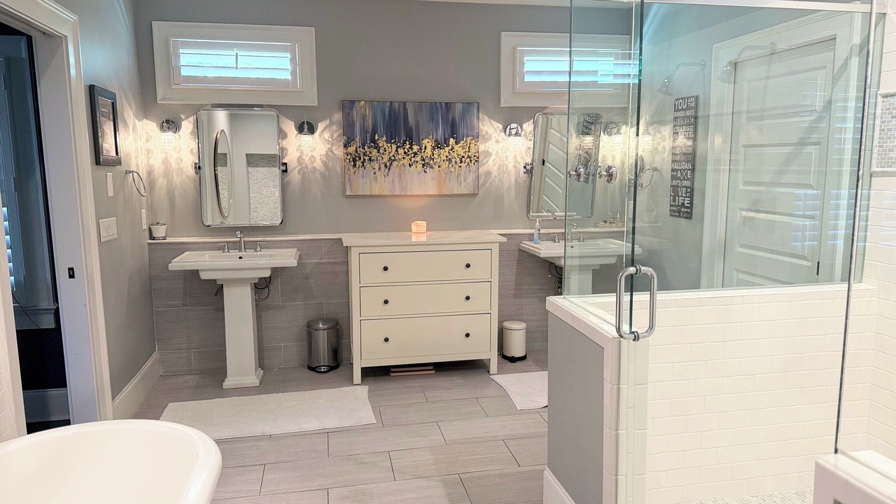 Photo of Bathroom in Midtown