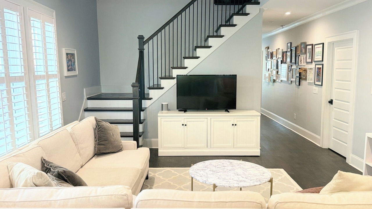 Photo of Livingroom in Midtown