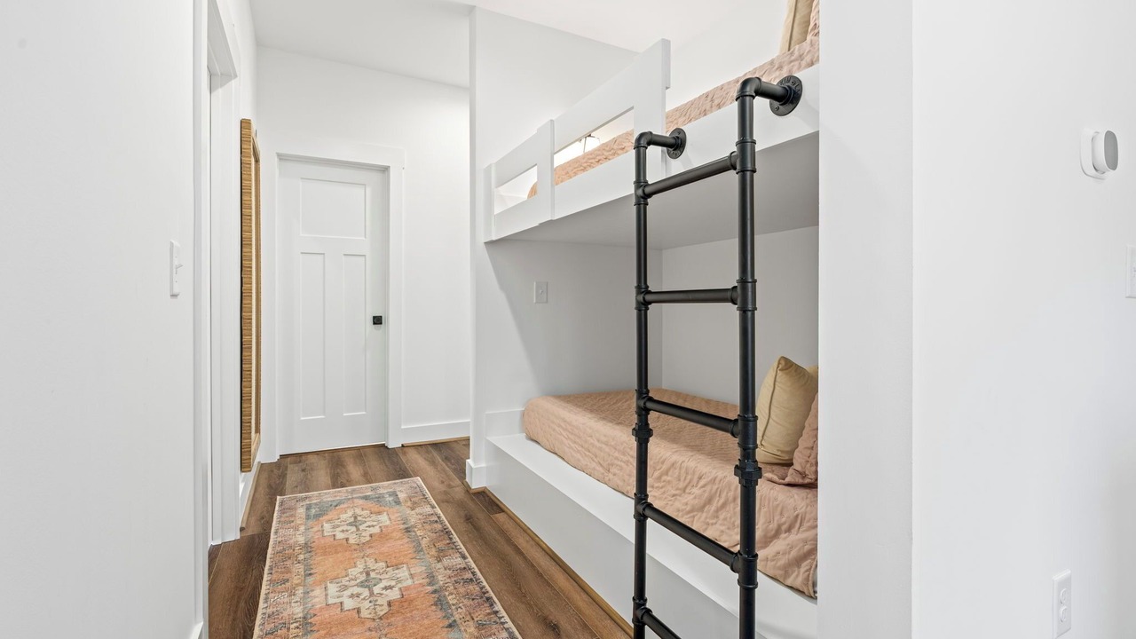 Photo of Bedroom in Dadeville