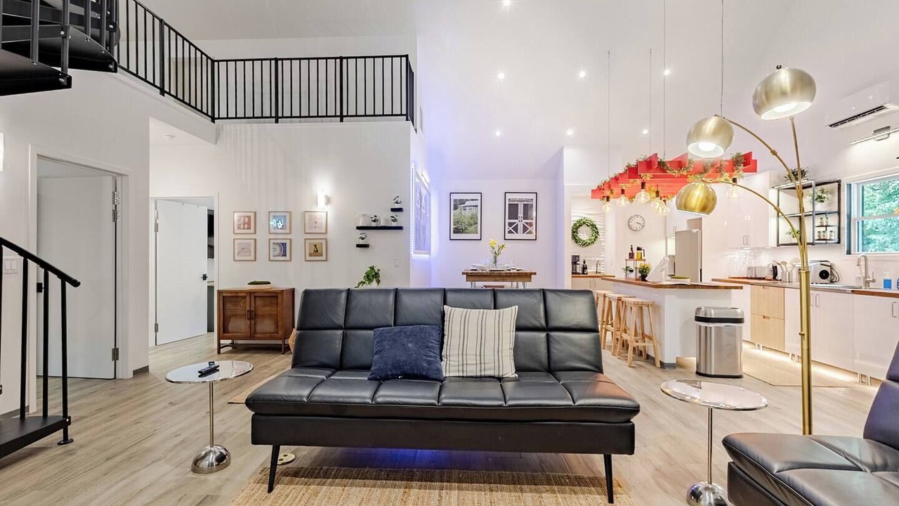 Photo of Livingroom in Jefferson City