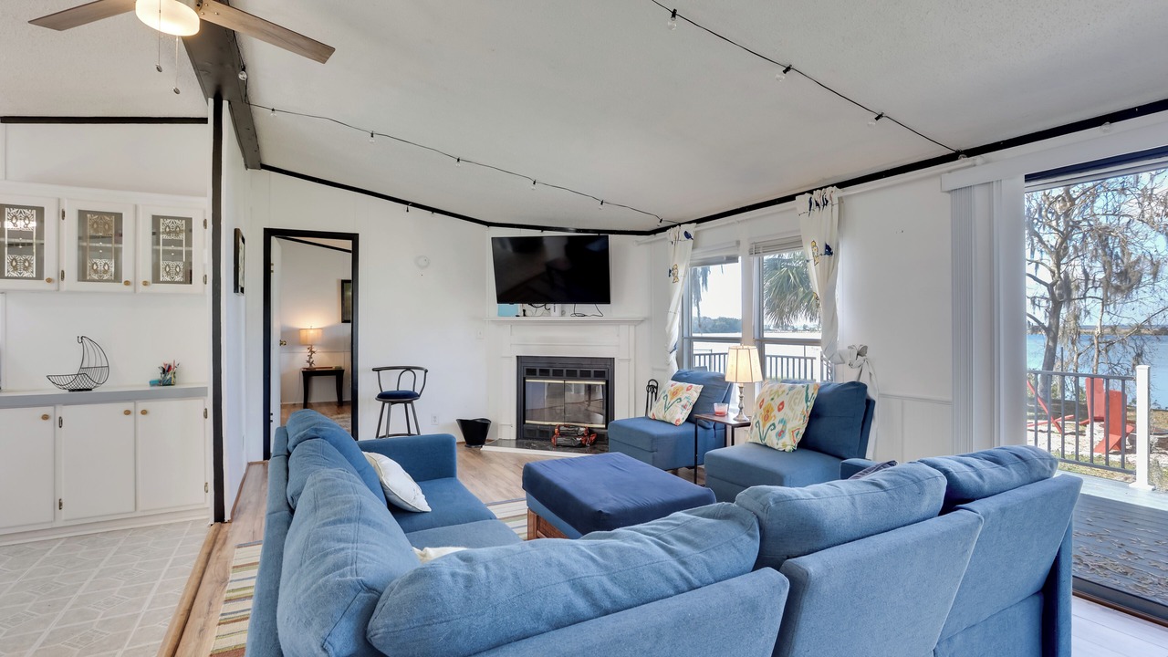Photo of Livingroom in Midway