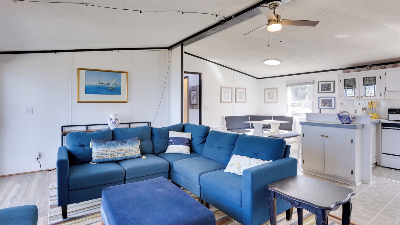 Photo of Livingroom in Midway