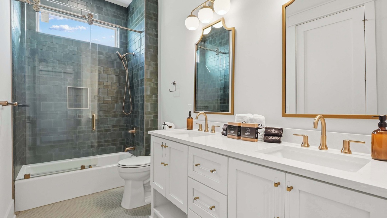 Photo of Bathroom in Laguna Beach