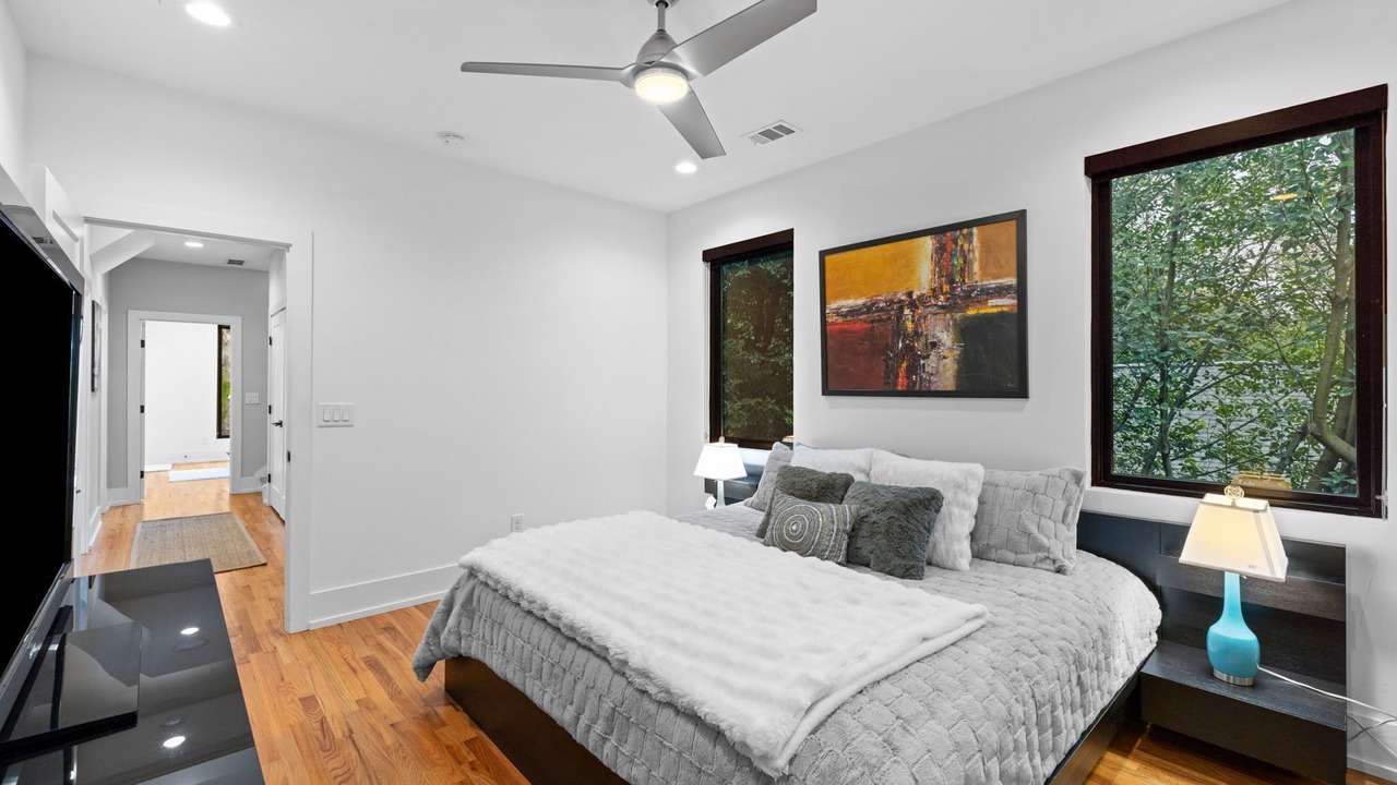 Photo of Bedroom in Midtown
