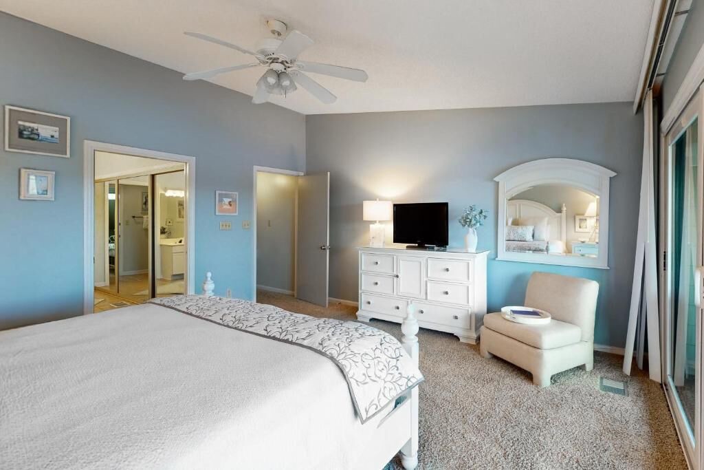 Photo of Bedroom in Miramar Beach