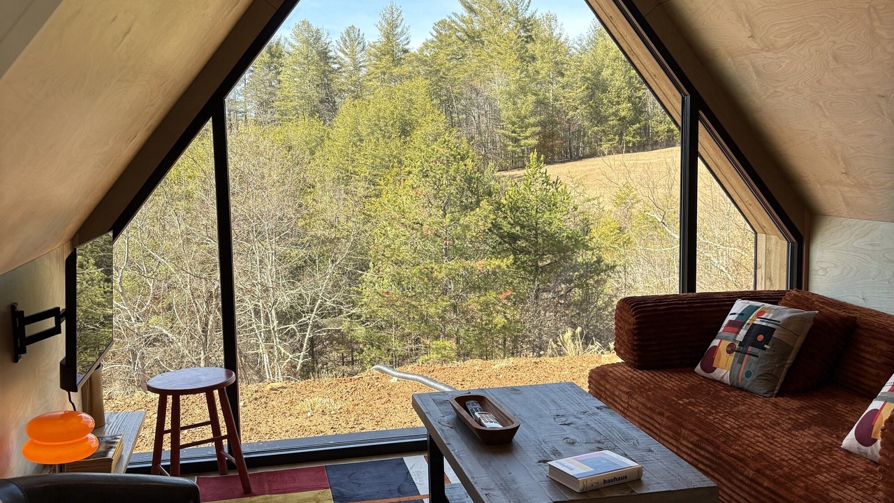 Photo of Livingroom in Weaverville