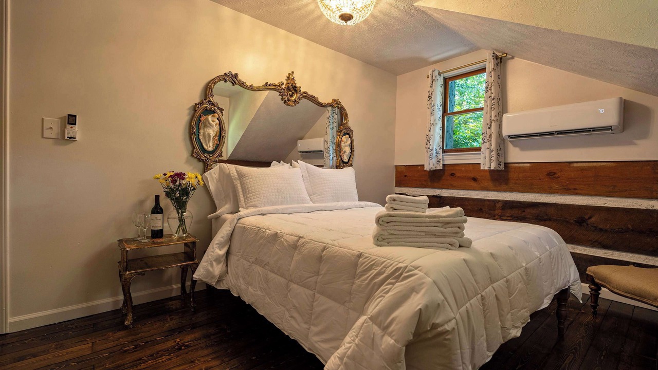 Photo of Bedroom in Asheville