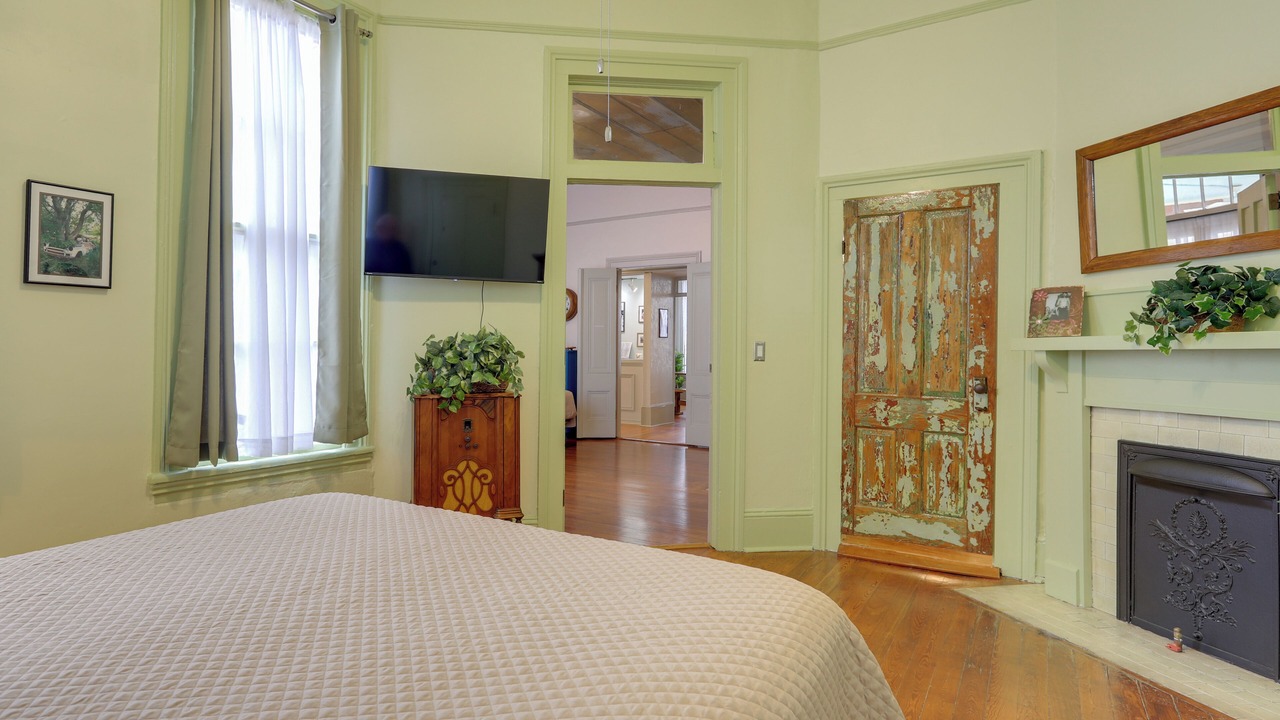 Photo of Bedroom in Macon