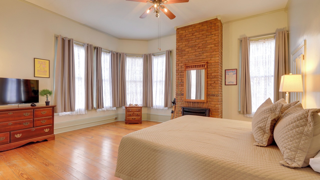 Photo of Bedroom in Macon
