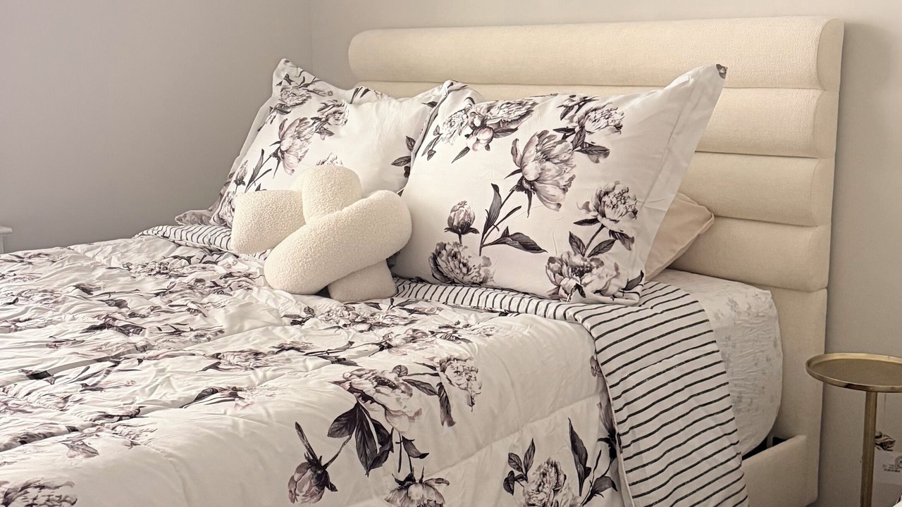 Photo of Bedroom in Hitch Village - Fred Wessels Homes