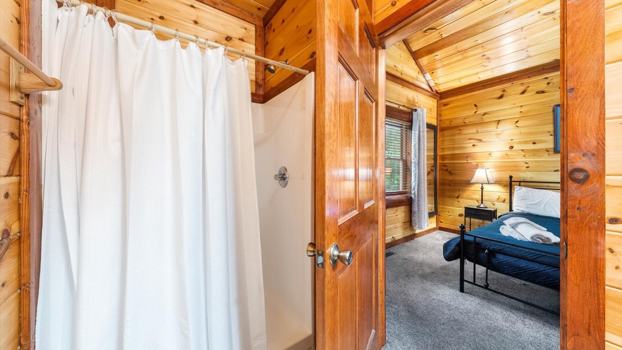 Photo of Bedroom in Cosby